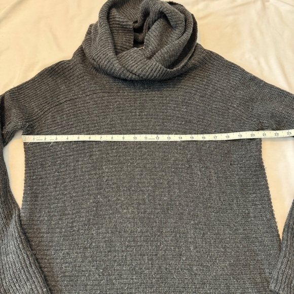 Vince XS Gray Ribbed Cowl Neck Sweater ~ Wool Alpaca Relaxed Fit Minimalist - Picture 5 of 8